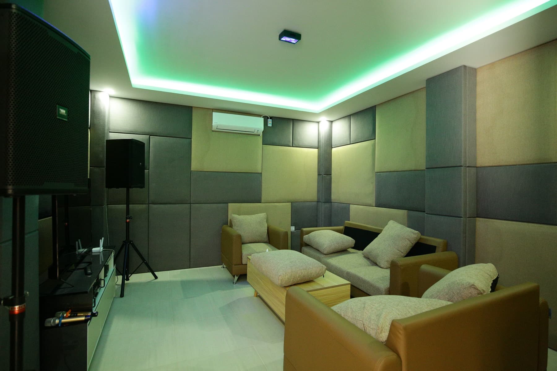 WTK Residence, Karaoke room
