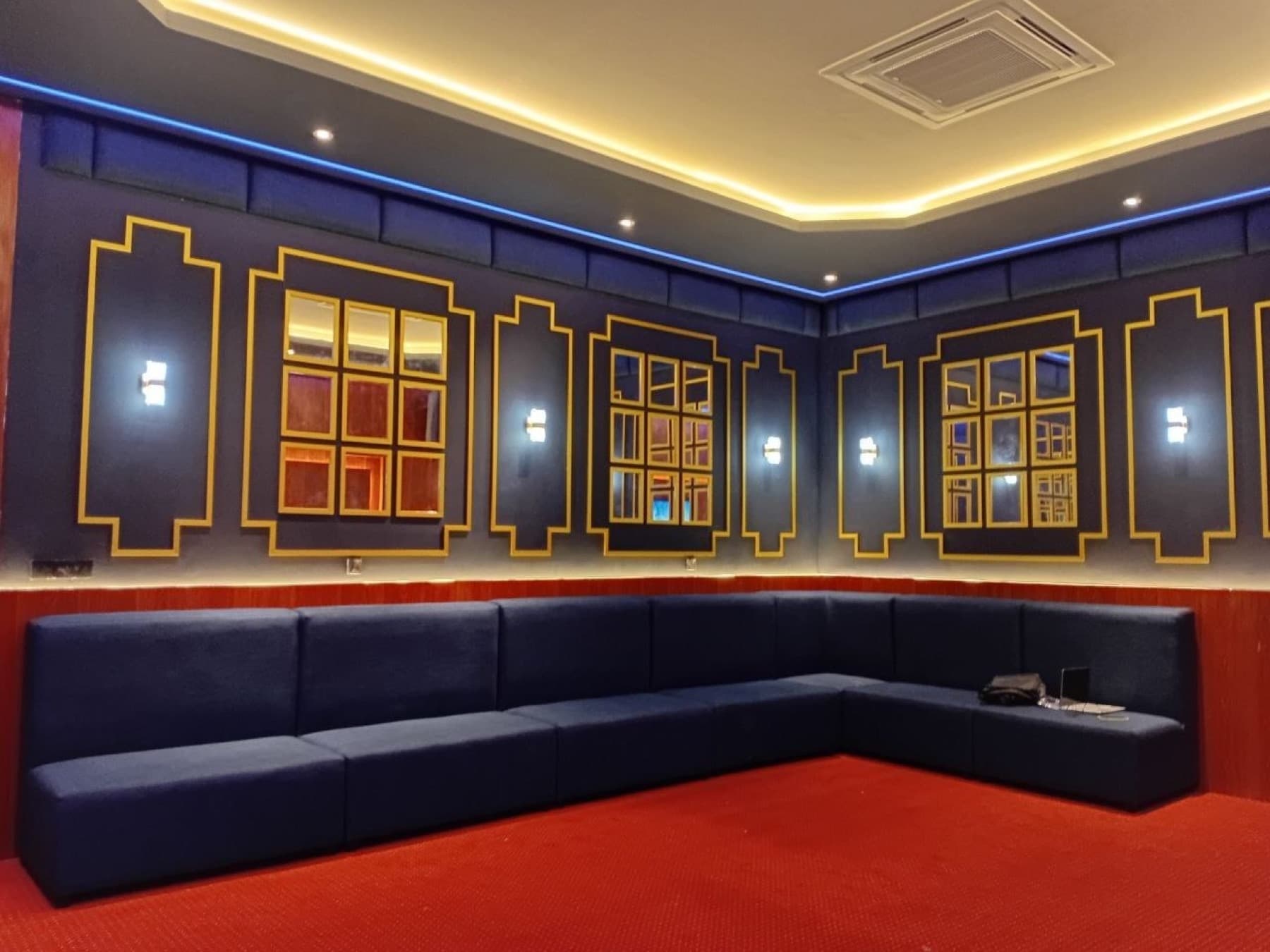 Yoma Residence, Karaoke room