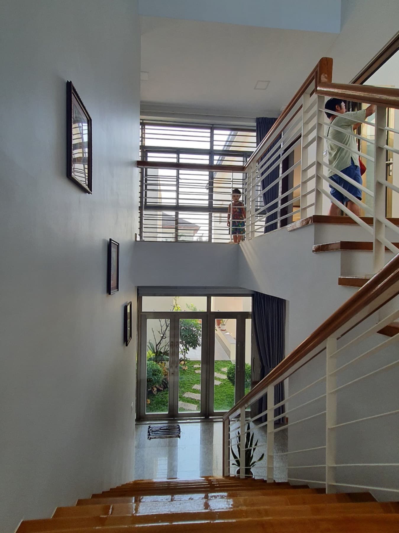 YT Residence, Staircase